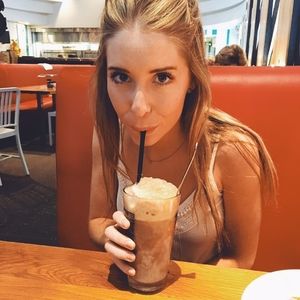 Meet your Posher, Jenna